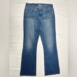 Levi Signature Jeans Size 8 Curvy Boot Cut